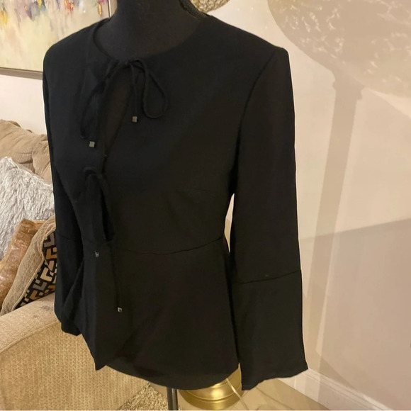 Intermix blouse size 0 - Picture 3 of 5